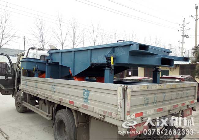 1020直線振動(dòng)篩分機(jī) 1020直線振動(dòng)篩分機(jī)