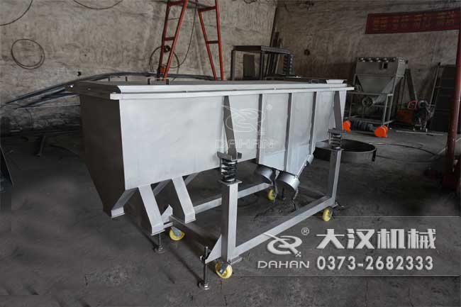 520不銹鋼直線振動(dòng)篩 520不銹鋼直線振動(dòng)篩