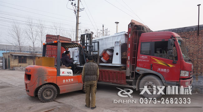 寶珠砂直線振動篩分機(jī) 寶珠砂直線振動篩分機(jī)